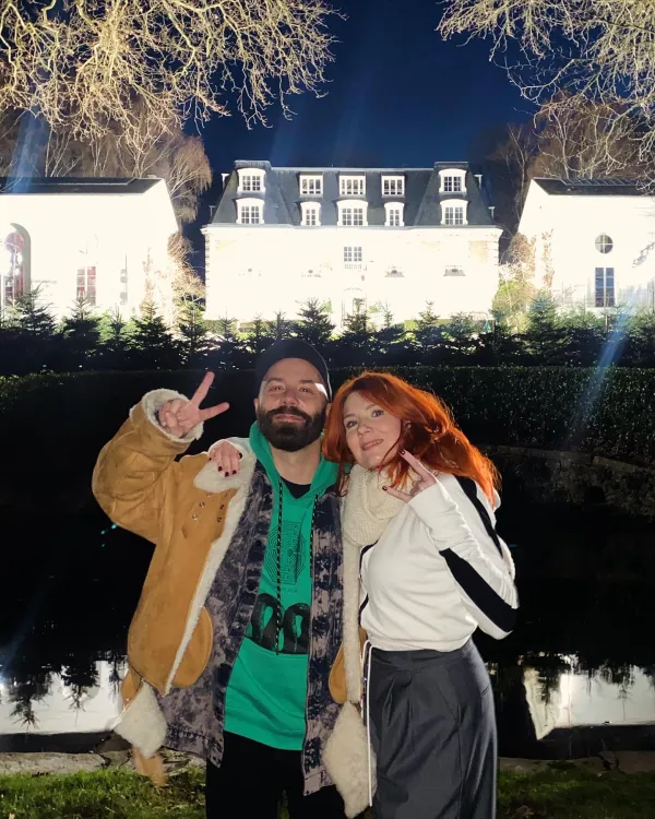 Adeline Toniutti et Woodkid au château de la Star Academy